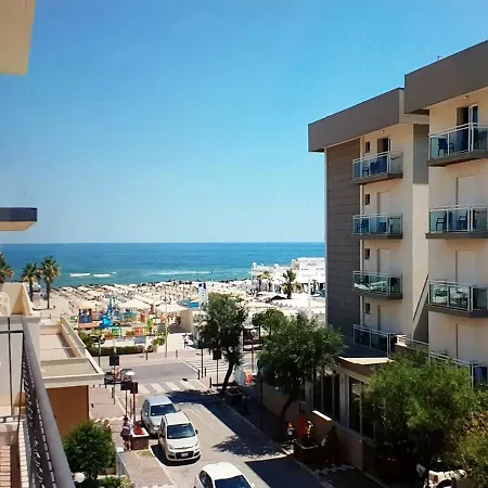 Hotel Baltic 3*