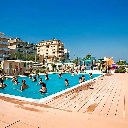 מלון Baltic 3*